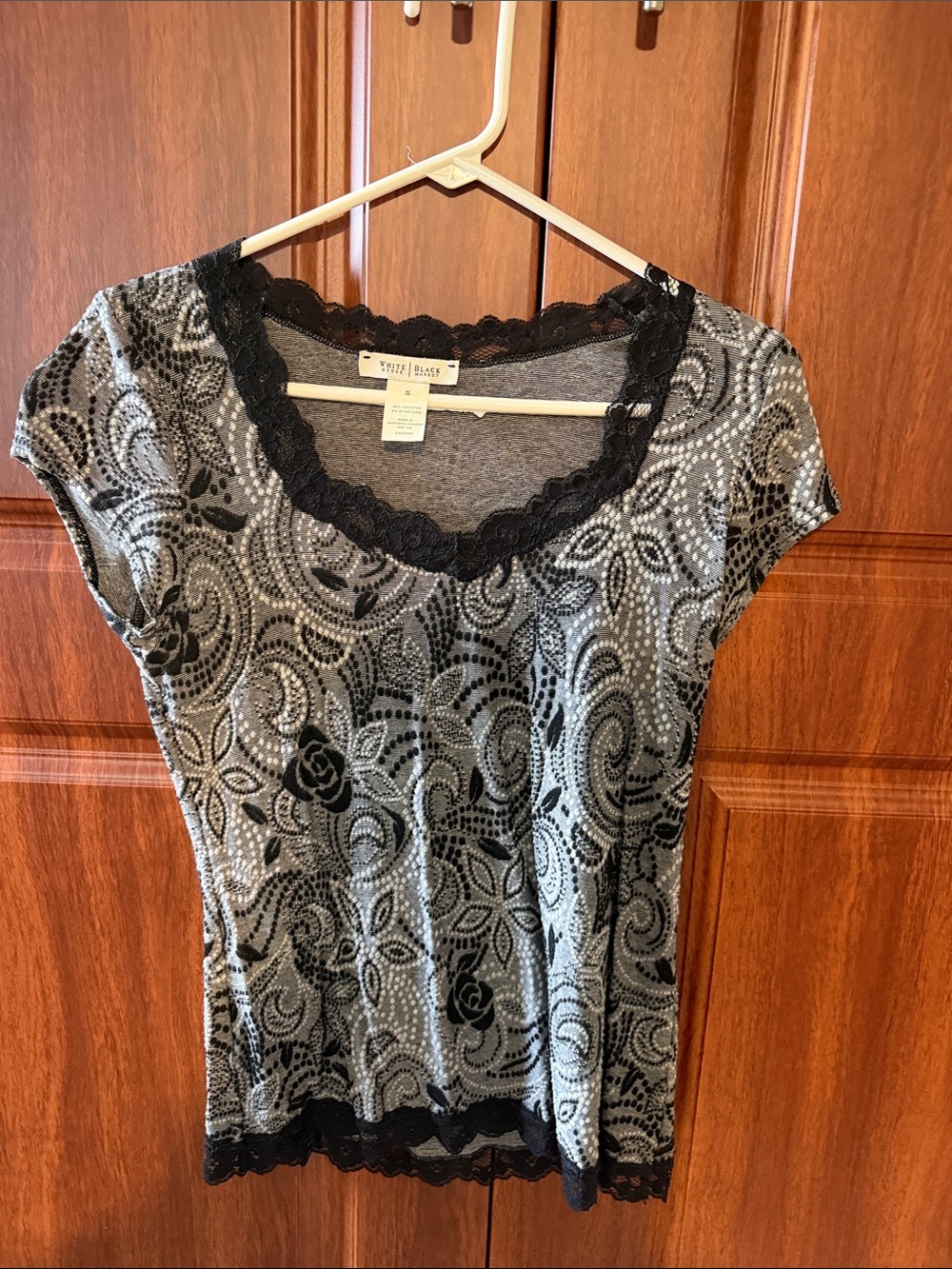 White House Black Market Black Lace-Trim Floral Pattern Top Size S